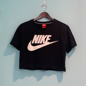Women's Nike Sportswear Essential Cropped Black Logo Tee